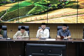 Wako dan Wawako Kota Padang adakan Weekly Meeting bersama seluruh Kepala OPD