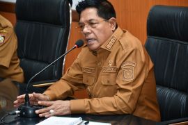 Bupati Lombok Timur tunda penyertaan modal BUMD