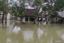 Warga Kabupaten Grobogan mulai mengungsi akibat banjir