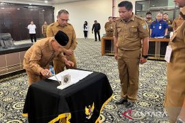 Kotabaru Regent signs Internal Audit Charter