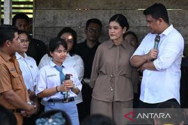 Gubernur Sumut janji kuliahkan kakak adik yatim piatu asal  Nias