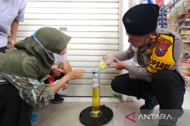 Polres Batu temukan sampel MinyaKita di bawah takaran awal