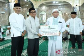 Bupati HSU serahkan bantuan kepada LPTQ sebesar Rp3,5 miliar