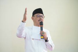 Pemkab Indramayu menyalurkan bantuan pendidikan keagamaan Rp349 juta