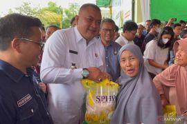 Bupati Bogor atasi kelangkaan Minyakita melalui operasi pasar murah