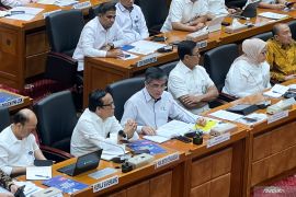 Menaker harap pesangon dan THR korban PHK Sritex diselesaikan sebelum Lebaran