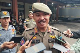 Satpol PP Garut sisir wilayah pelosok membersihkan sisa atribut kampanye
