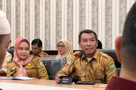 Kades di Halbar Komitmen Proaktif di Posbankum dan Peacemaker Justice Award