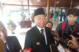 Bupati Tulungagung imbau wisuda SD-SMP tidak di hotel
