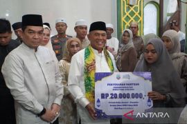 Kotabaru Regent begins Safari Ramadan in Pulau Laut Utara