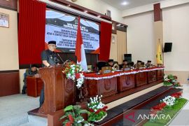 Wabup HSU sampaikan jawaban terkait 4  Raperda