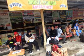 Simak kembali info soal MudikPedia 2025, ponsel lipat Huawei Mate X6