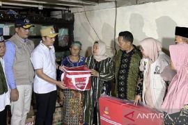 Pemkab Padang Pariaman salurkan bantuan darurat untuk korban kebakaran