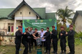 Ditjenpas Kalbar panen ikan patin hasil budi daya warga binaan Rutan