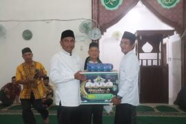 Darma Wijaya kunjungi warga yang berikan hak suara 100 persen