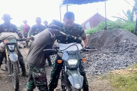 Dansatgas TMMD ke-123 Kodim 0304/Agam ikut andil pelangsiran pasir