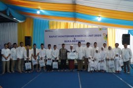 PLN UIP KLB berbagi berkah Ramadhan pererat kebersamaan dan peduli anak yatim