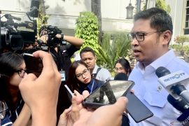 Wamentan Sudaryono cek langsung kualitas beras Bulog, yang berkutu untuk pakan ternak