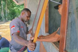 Pembangunan 10 rumah TMMD Kodim Biak warga Kbusdori capai 95 persen