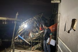 Tongkang tabrak rumah warga di Sungai Musi Palembang