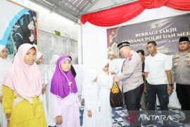 Polda Kalsel tebar 45 ribu paket Ramadhan bersama media