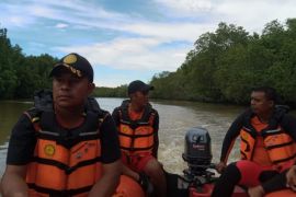 Tim SAR cari nelayan di Mabar yang hilang terseret arus sungai