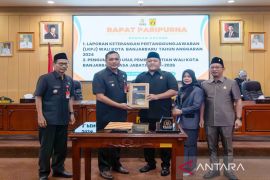 Wali Kota Aditya sampaikan capaian kinerja ke DPRD Banjarbaru