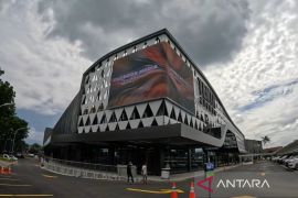 Toko bangunan eksCarefour Kiaracondong dihidupkan kembali