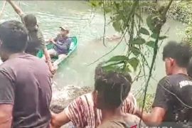 Polres Bursel  imbau warga desa Fogi waspadai ancaman buaya