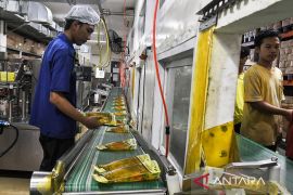 Dua tersangka pengemas Minyakita tak sesuai takaran terancam denda Rp2 miliar