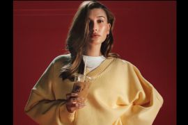 Fila luncurkan kolaborasi gaya retro dengan Hailey Bieber