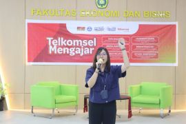 Telkomsel edukasi mahasiswa Undana Kupang pemasaran digital