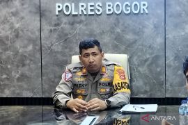 Polres Bogor bantah anggotanya tendang pemotor saat kawal Aplhard