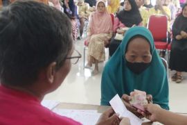 258 warga lansia di Kota Madiun terima bansos PKH Plus Jatim