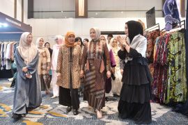 Wagub Sulsel lelang pakaiannya di ajang Trend Hijab Expo 2025