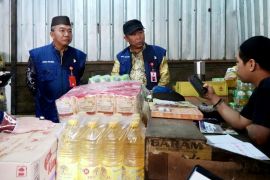 Disdag Kalsel minta kabupaten/kota intens pantau penjualan MinyaKita