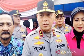 Kapolda Kalsel lindungi masyarakat dari produk tanpa kedaluwarsa Toko Mama Khas Banjar