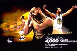 Momen magis 4.000 tripoin Steph Curry