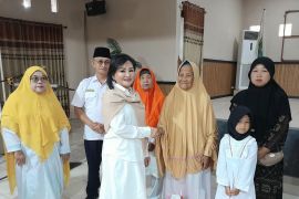 Pemkab Belitung Timur salurkan 346 paket bahan kebutuhan pokok