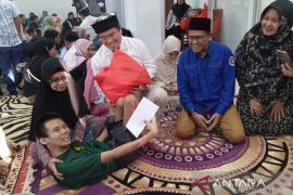 IKA UII gandeng PMI Kaltim  santuni 40 disabilitas