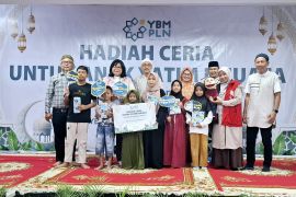 Ratusan Anak Yatim Dhuafa berbelanja bahagia bersama YBM PLN UID Kalbar