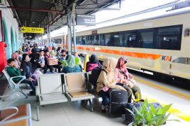 Lonjakan penumpang di Stasiun Pasar Senen dipekirakan mulai 22 Maret