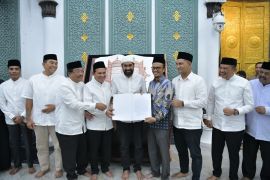 Gubernur Aceh resmi keluarkan Ingub wajibkan shalat berjamaah