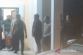 Delapan pejabat di OKU terjaring OTT KPK dibawa ke Palembang