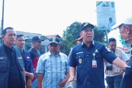 Bupati Karawang tertibkan pul pasir di pinggir jalan sepanjang akses gerbang tol