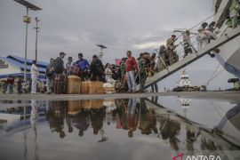 Mudik lebih awal dengan KM Doro Londa di Pelabuhan Ahmad Yani Ternate