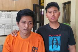 Polisi tangkap pria lecehkan anak tirinya di Pasar Minggu