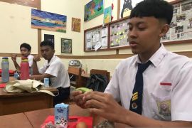 MBG menu Ramadhan diberikan ke 2.216 siswa di Denpasar