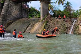 Hilang sejak Ahad, Tim SAR tuntaskan pencarian korban di Sungai Citaal Kuningan