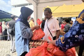 Pemkot Ambon gelar pasar murah bantu warga dapatkan bahan pokok jelang Idul Fitri